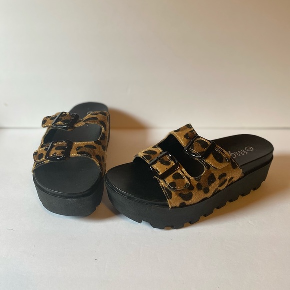 Rouge Leopard Platform Slides - Picture 4 of 6